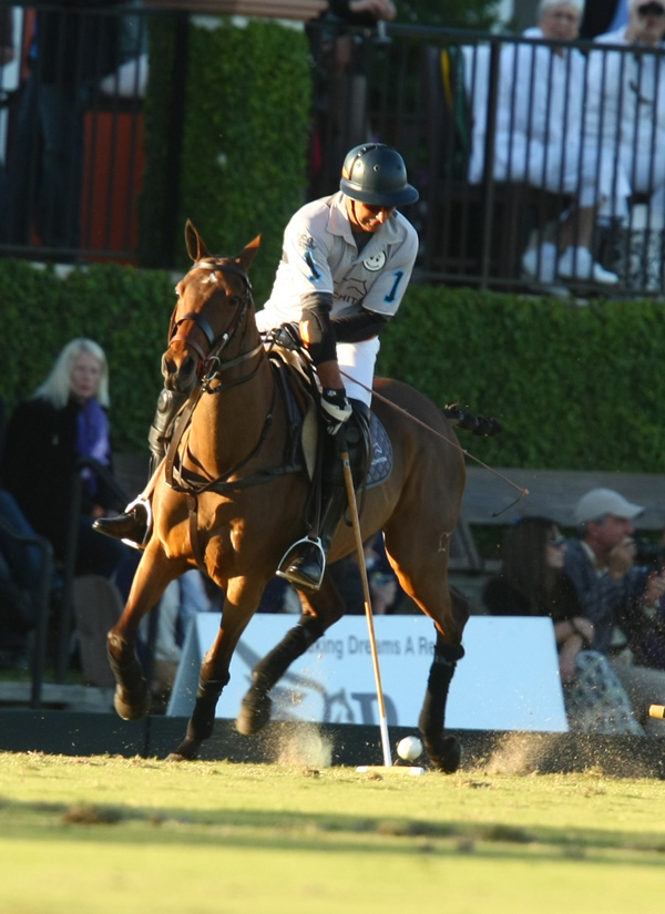 losmachitococacolapolomagazine 4