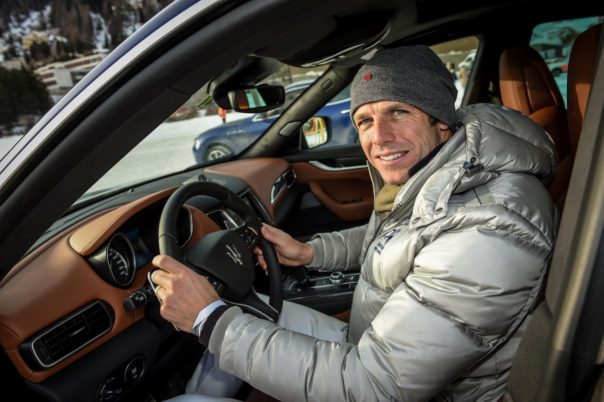 695440407TP055 Maserati Pol