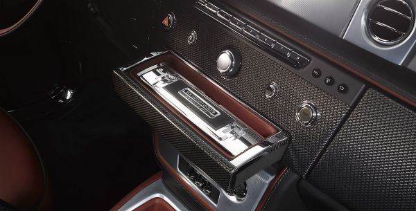 P90219453 lowRes phantom-zenith-colle